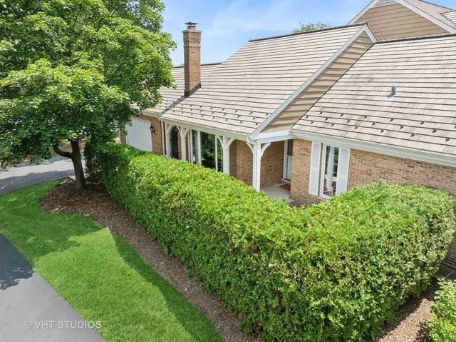 $529,000 | 1427 West Shire Circle, Inverness, IL 60067