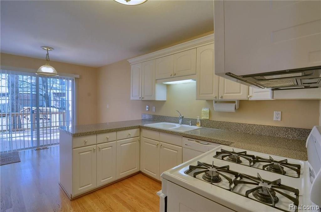 1215 Candlestick Lane Rochester Hills, MI 48306 - Photo 12 of 24