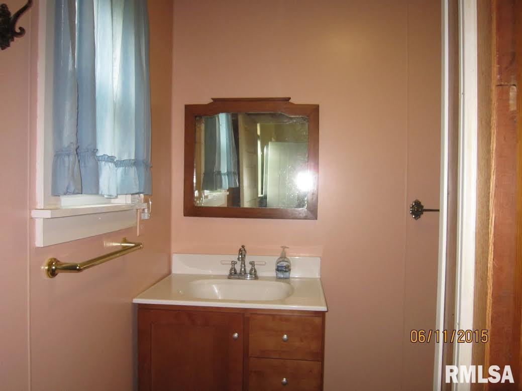 175 Wilbern Road Washburn, IL 61570 - Photo 8 of 10 Gallery Image 8