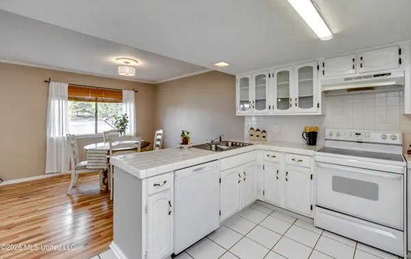 $230,000 | 423 Lakebend Place, Brandon, MS 39042