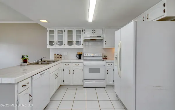 $230,000 | 423 Lakebend Place, Brandon, MS 39042