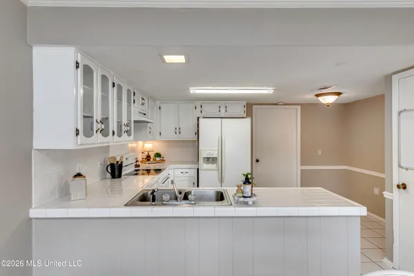 $230,000 | 423 Lakebend Place, Brandon, MS 39042