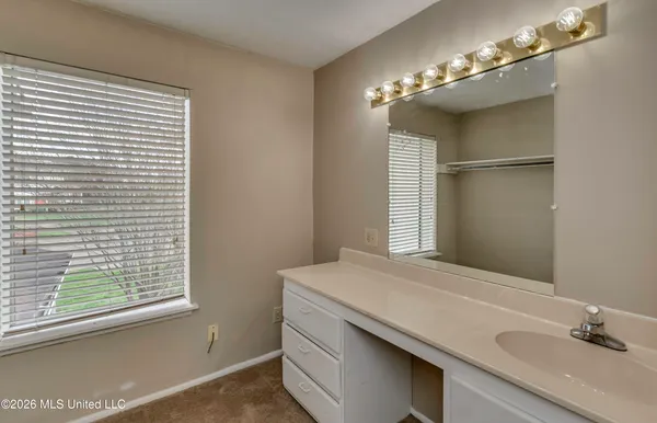 $230,000 | 423 Lakebend Place, Brandon, MS 39042