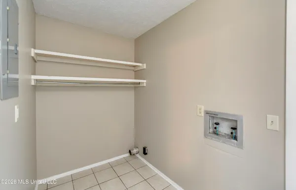 $230,000 | 423 Lakebend Place, Brandon, MS 39042