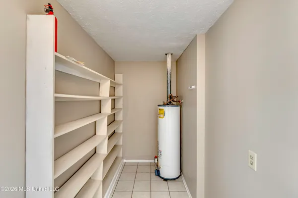 $230,000 | 423 Lakebend Place, Brandon, MS 39042