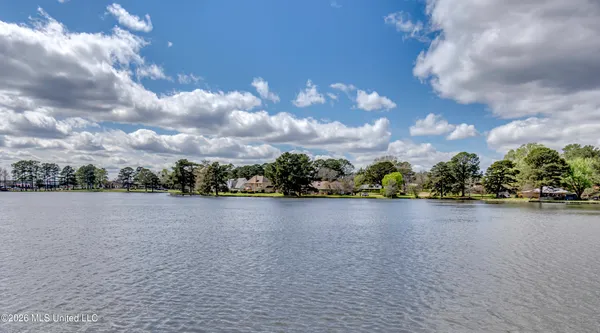 $230,000 | 423 Lakebend Place, Brandon, MS 39042