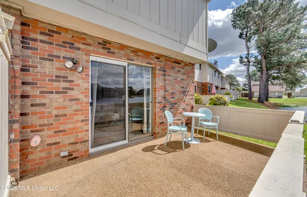 $230,000 | 423 Lakebend Place, Brandon, MS 39042