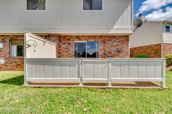 $230,000 | 423 Lakebend Place, Brandon, MS 39042