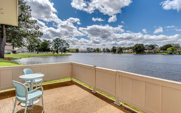 $230,000 | 423 Lakebend Place, Brandon, MS 39042