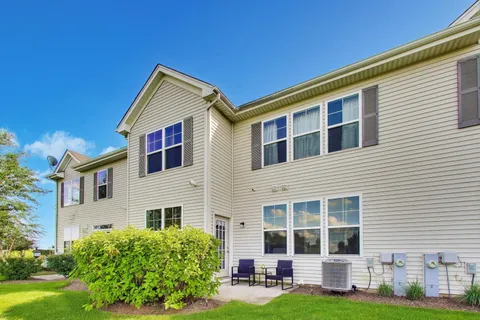 $371,000 | 673 Anchorage Court, Pingree Grove, IL 60140