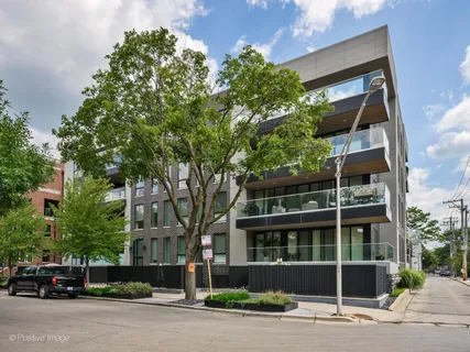 $1,350,000 | 1625 North Burling Street, Unit 103, Chicago, IL 60614