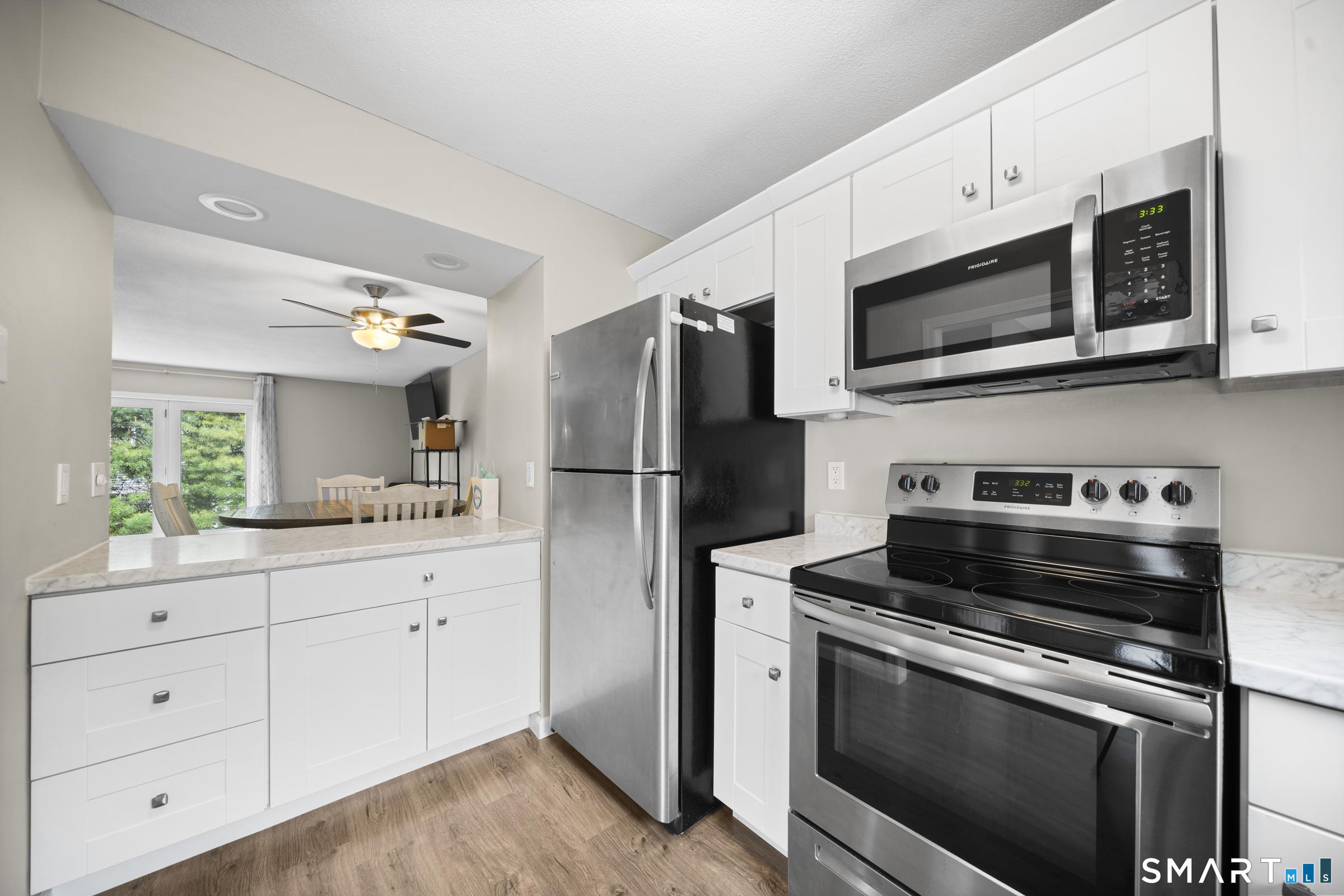 102 Oak Ridge Drive, Unit 102 Windsor Locks, CT 06096 - Photo 5 of 32