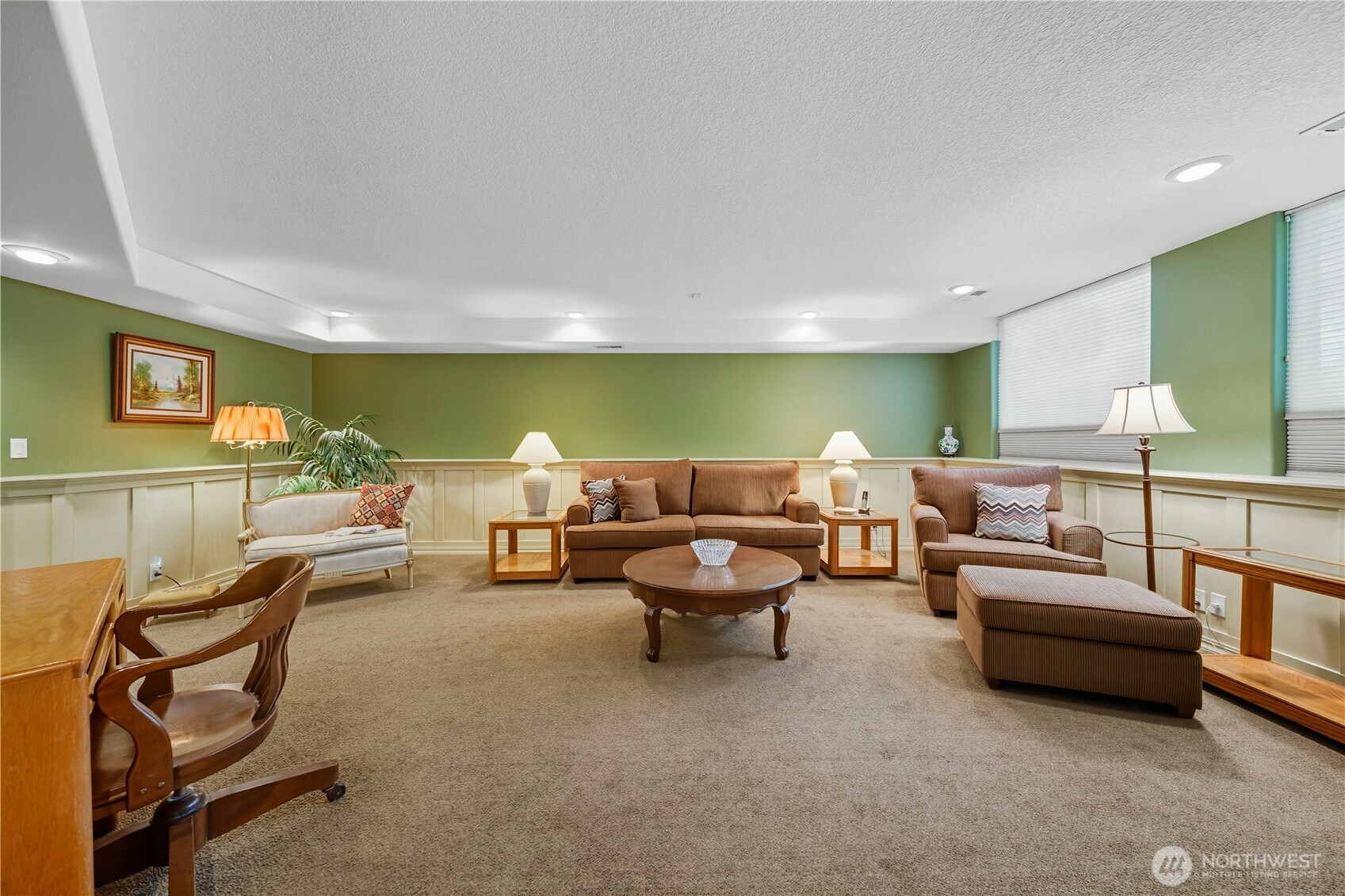 1629 Wheatcrest Road Walla Walla, WA 99362 - Photo 31 of 40 a living room with furniture and a large window