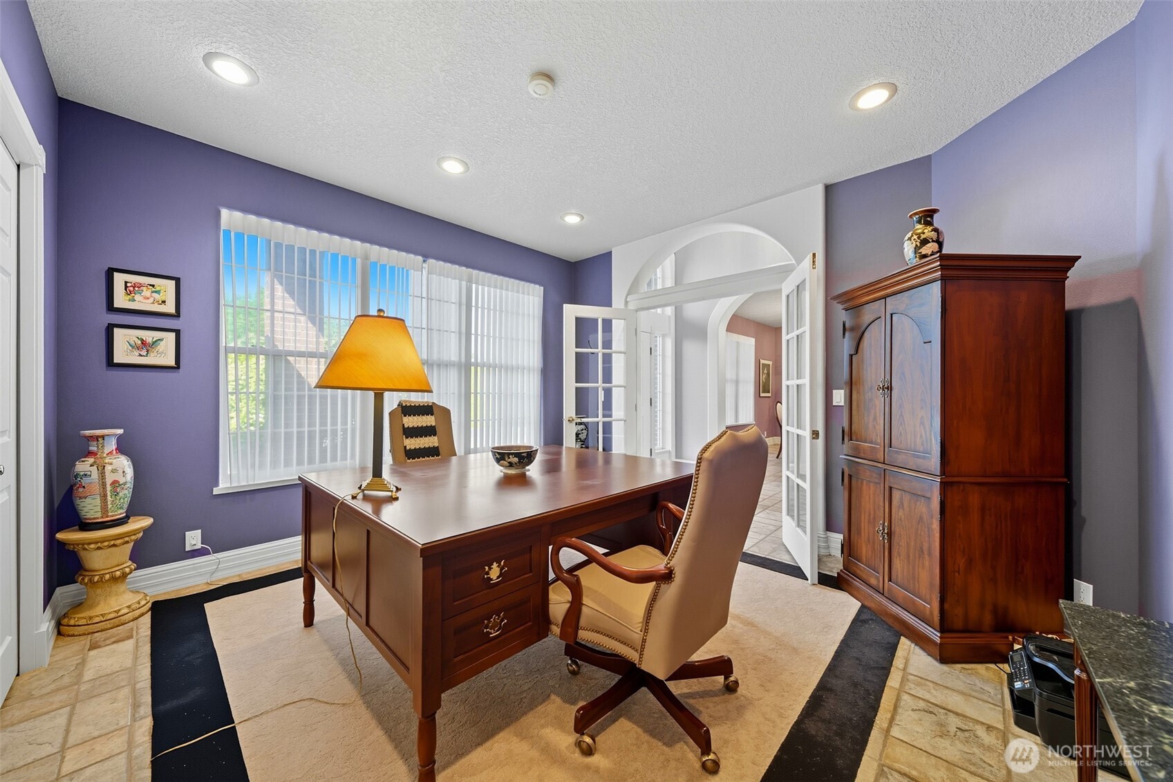1629 Wheatcrest Road Walla Walla, WA 99362 - Photo 5 of 40 a room with furniture a rug and a window