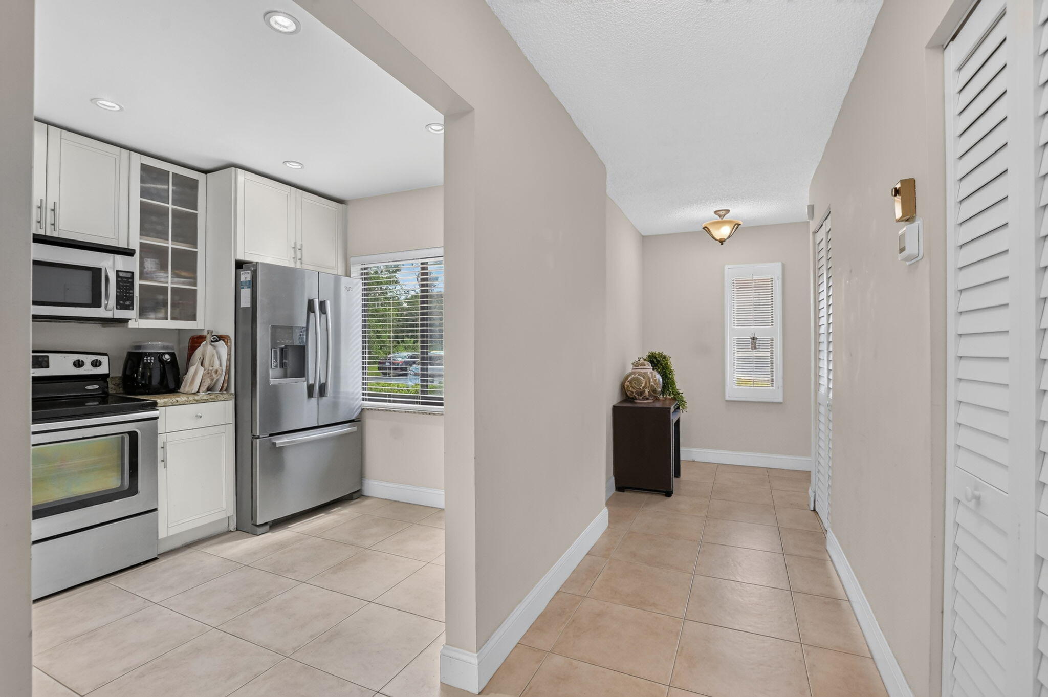 21211 Lago Circle, Unit C Boca Raton, FL 33433 - Photo 7 of 38 kitchen