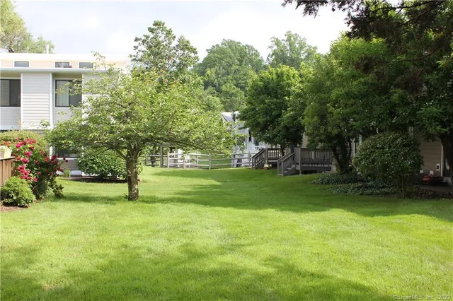 $2,100 | 38 Olcott Way, Unit 38, Ridgefield, CT 06877