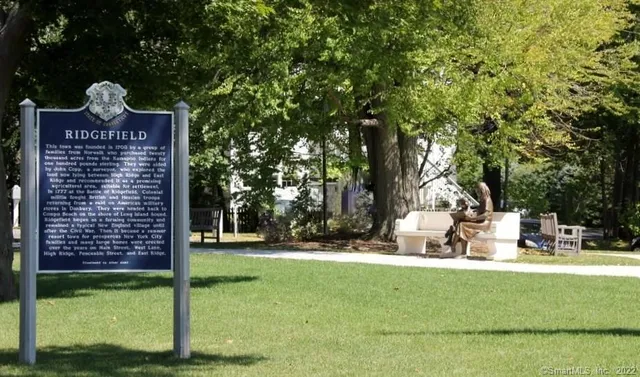 $2,100 | 38 Olcott Way, Unit 38, Ridgefield, CT 06877