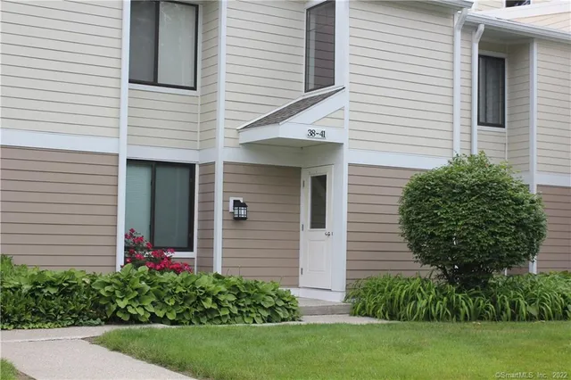 $2,100 | 38 Olcott Way, Unit 38, Ridgefield, CT 06877