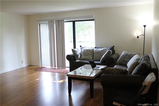 $2,100 | 38 Olcott Way, Unit 38, Ridgefield, CT 06877