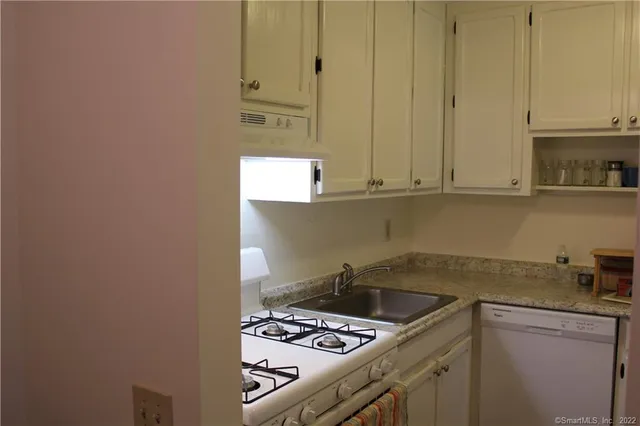 $2,100 | 38 Olcott Way, Unit 38, Ridgefield, CT 06877