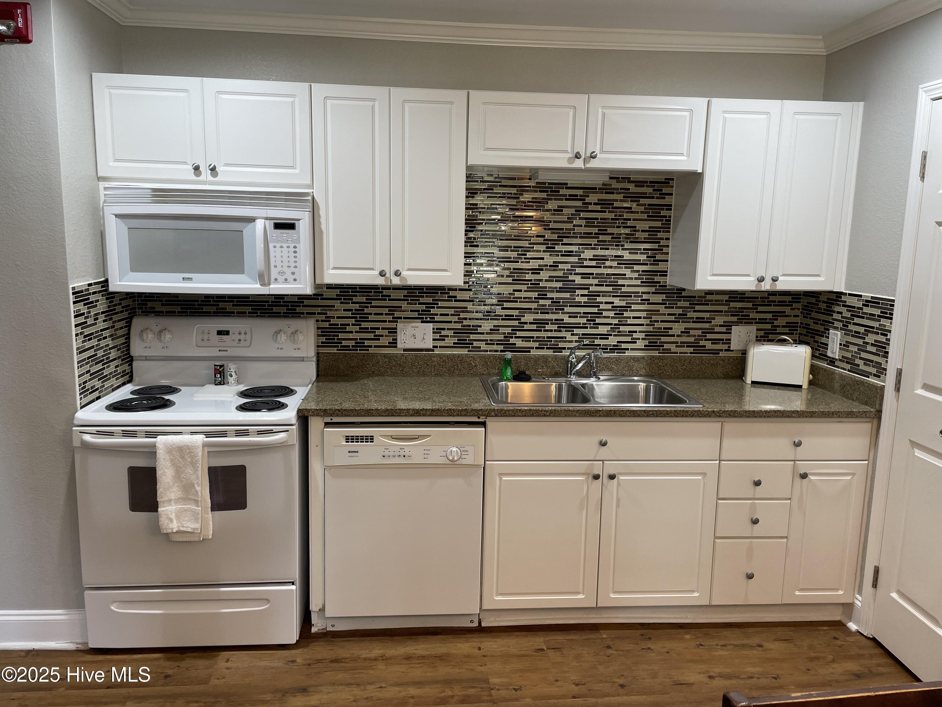 520 Little River Farm Boulevard, Unit C106 Carthage, NC 28327 - Photo 2 of 14 C106 New backplash 2