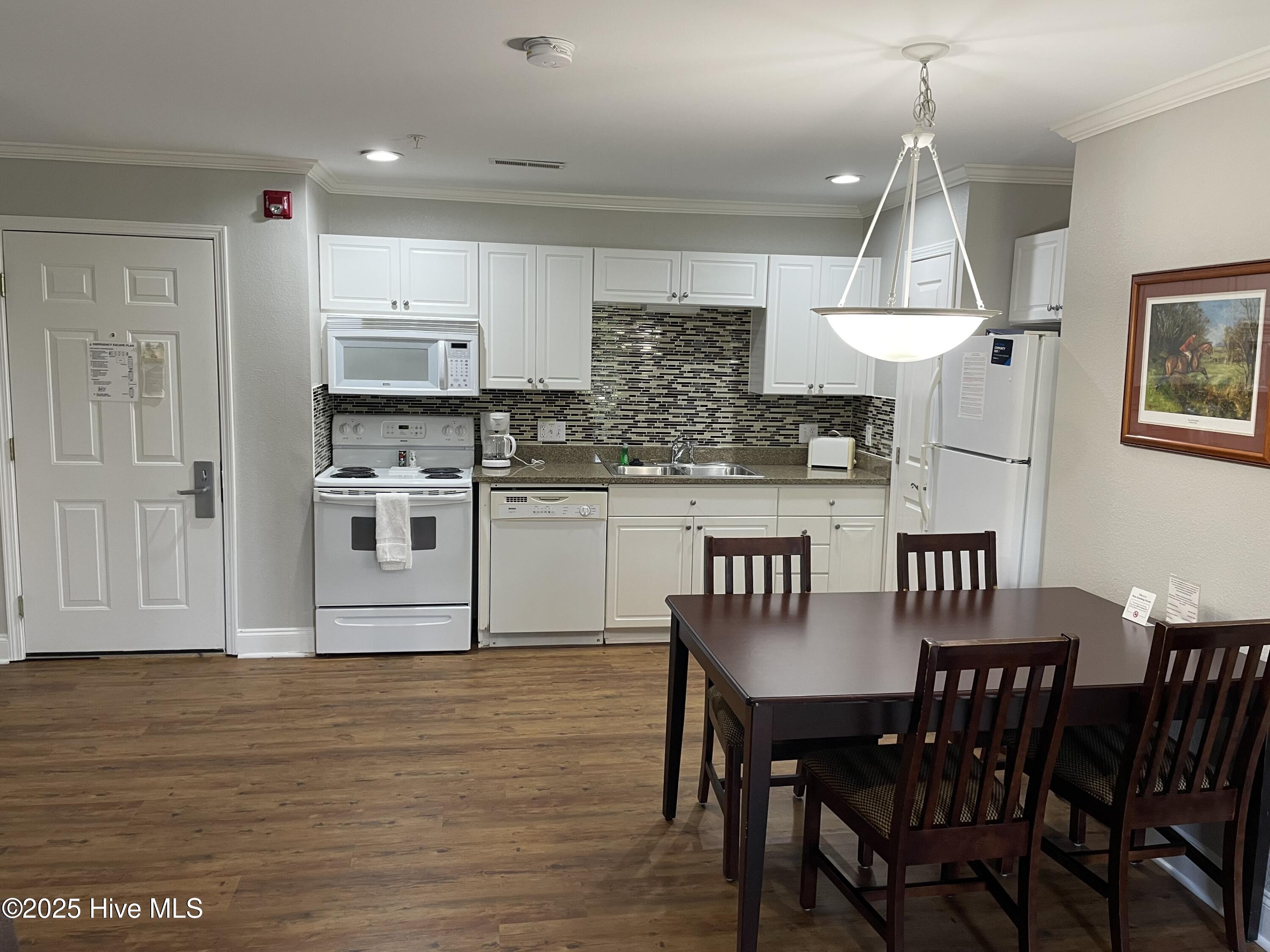 520 Little River Farm Boulevard, Unit C106 Carthage, NC 28327 - Photo 3 of 14 C106 New backplash 3