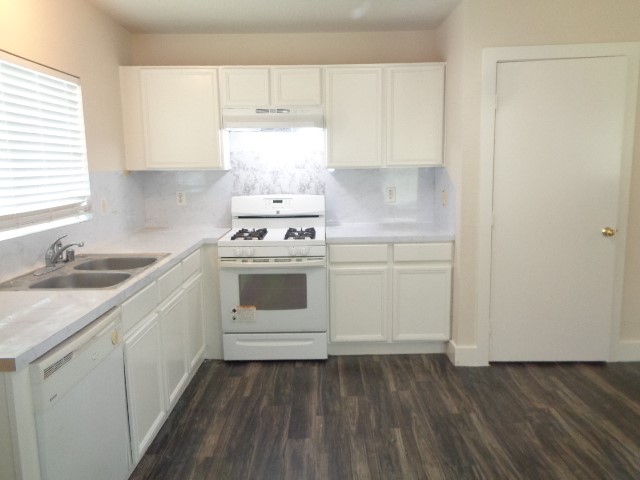 231 Silver Mist Circle Dickinson, TX 77539 - Photo 5 of 21