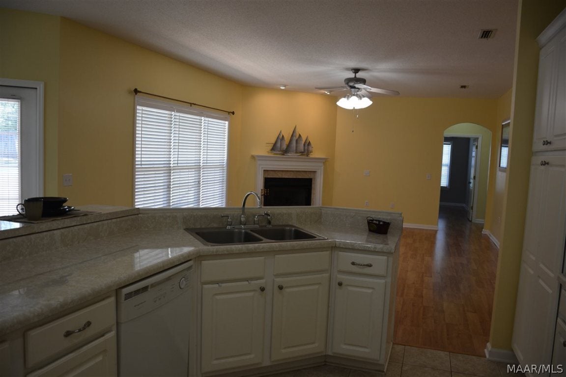 122 Autumn Way Enterprise, AL 36330 - Photo 14 of 36 Gallery Image 14