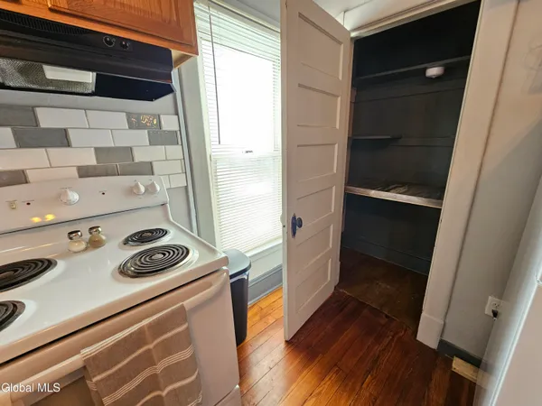 $1,250 | 51 Sacandaga Road, Unit 2, Scotia, NY 12302