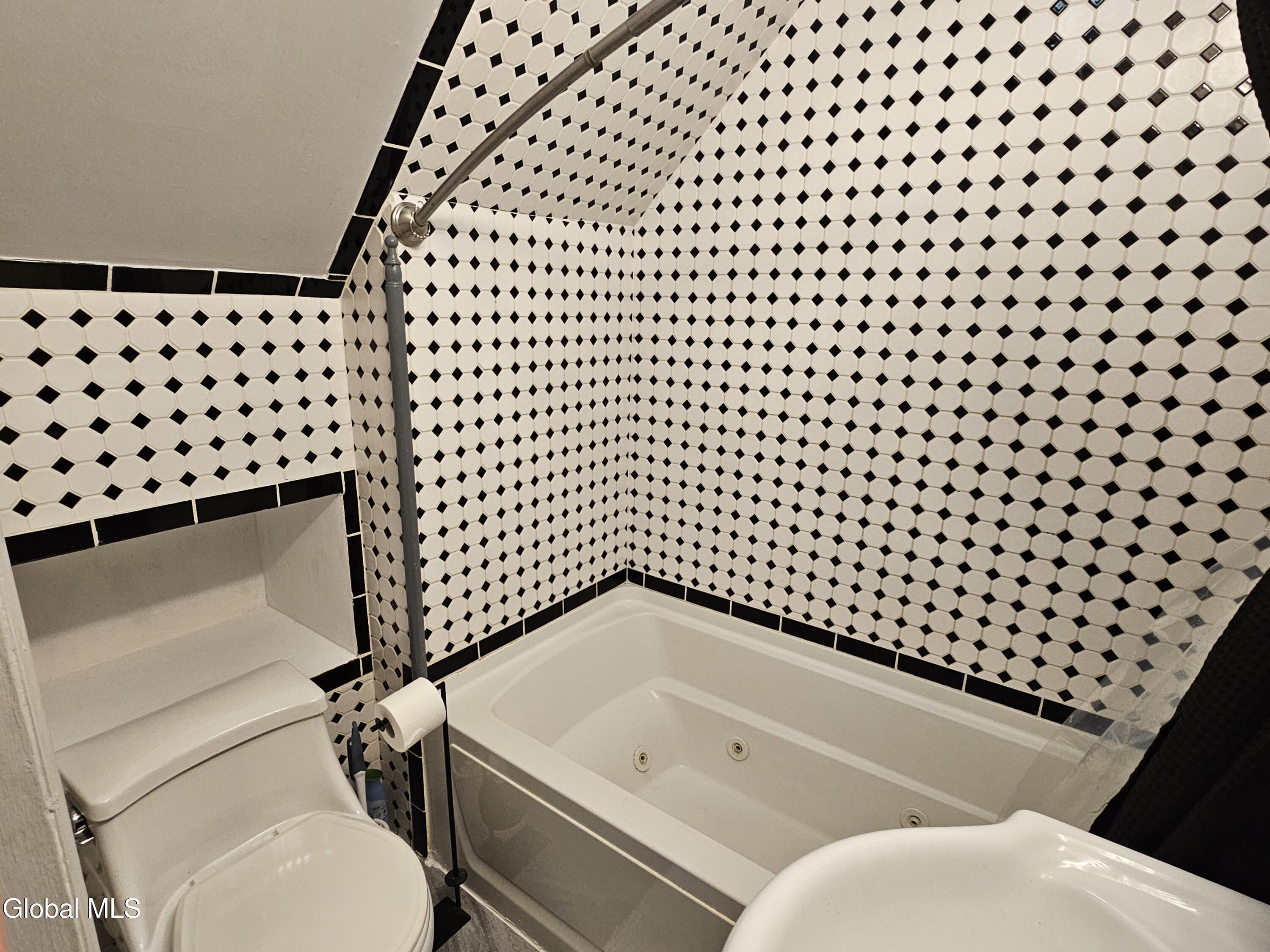 51 Sacandaga Road, Unit 2 Scotia, NY 12302 - Photo 10 of 22 20250125_131351