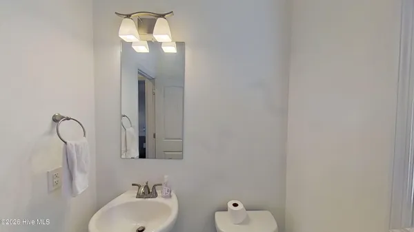 $2,075 | 1122 Carteret Mnr Drive, Jacksonville, NC 28546