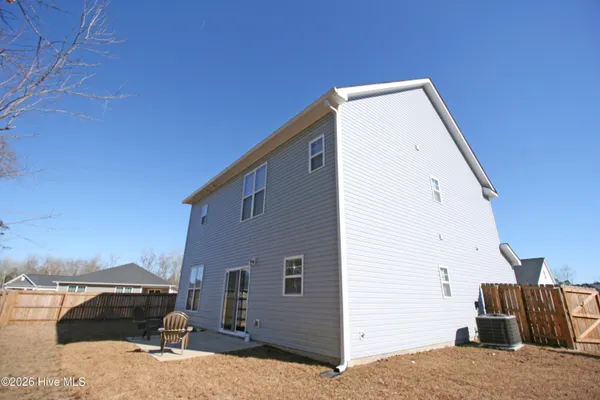 $2,075 | 1122 Carteret Mnr Drive, Jacksonville, NC 28546