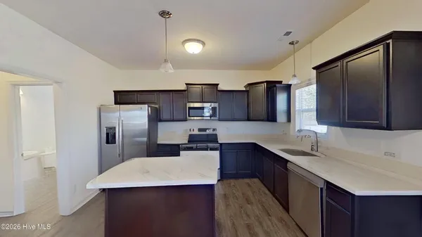 $2,075 | 1122 Carteret Mnr Drive, Jacksonville, NC 28546