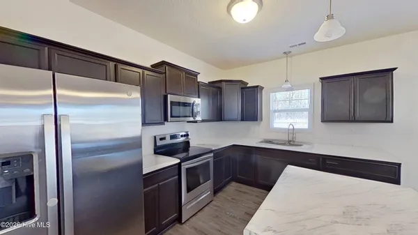 $2,075 | 1122 Carteret Mnr Drive, Jacksonville, NC 28546