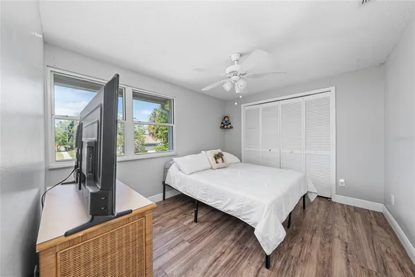 $495,000 | 211 South Shadow Bay Drive, Orlando, FL 32825