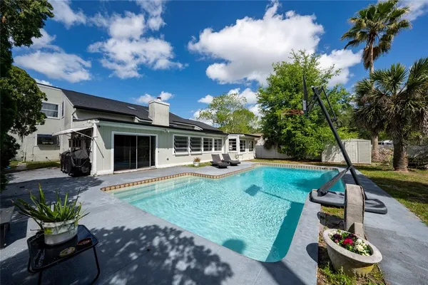 $495,000 | 211 South Shadow Bay Drive, Orlando, FL 32825
