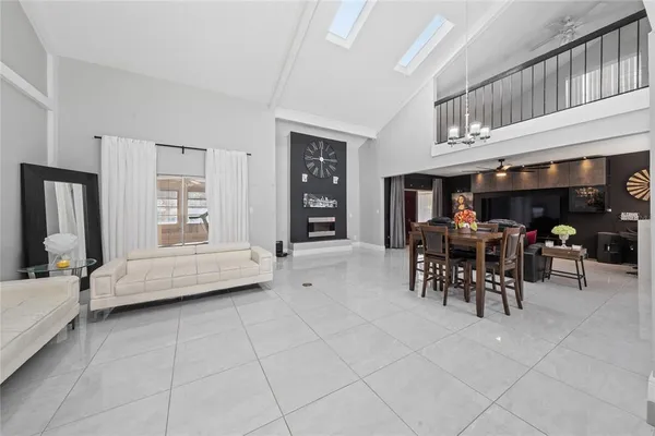$495,000 | 211 South Shadow Bay Drive, Orlando, FL 32825
