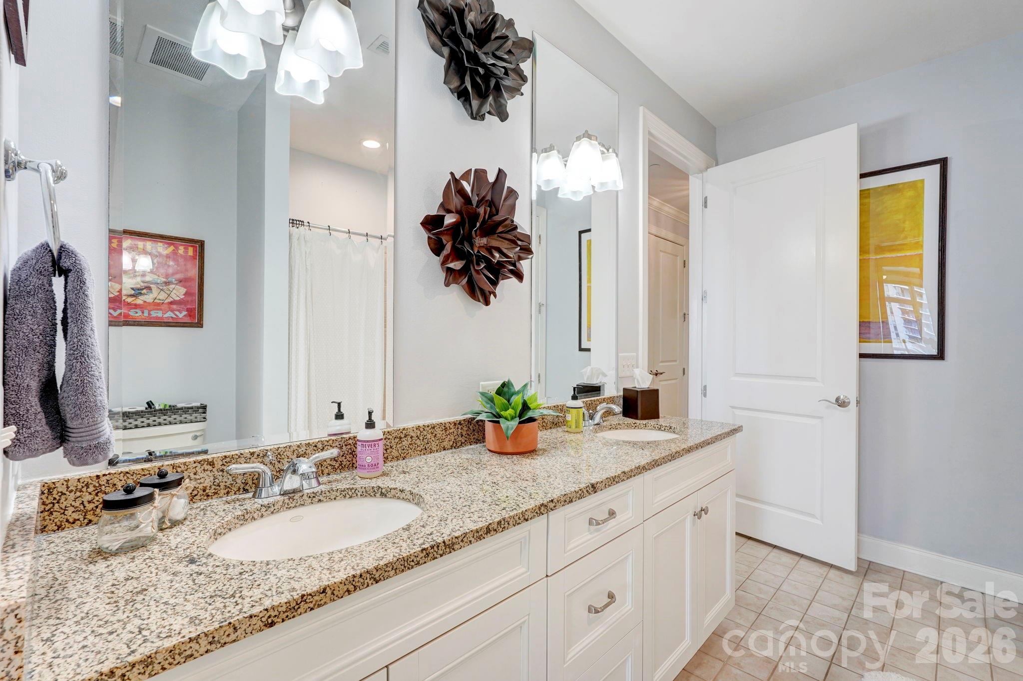 230 South Tryon Street, Unit 1001 Charlotte, NC 28281 - Photo 25 of 39