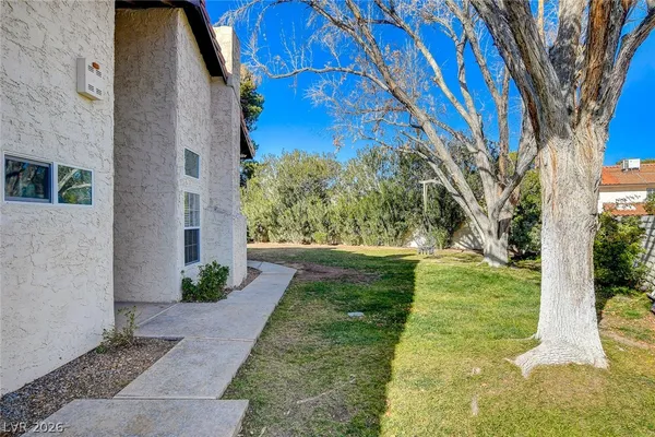 $2,400 | 2408 El Cortez Avenue, Las Vegas, NV 89102