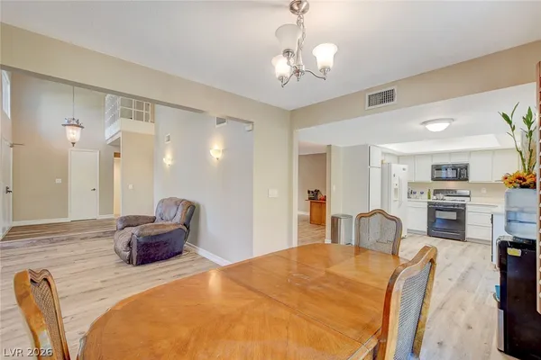 $2,400 | 2408 El Cortez Avenue, Las Vegas, NV 89102