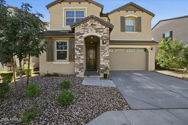 $699,900 | 2327 East Ridgewood Lane, Gilbert, AZ 85298