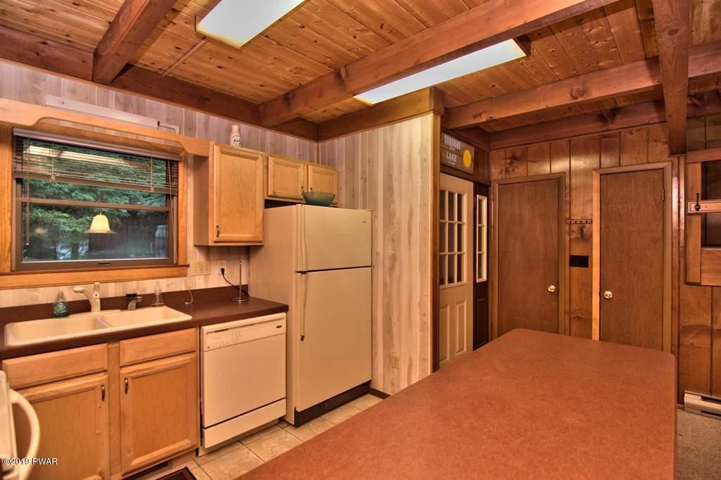2045 Roamingwood Road Lake Ariel, PA 18436 - Photo 15 of 88
