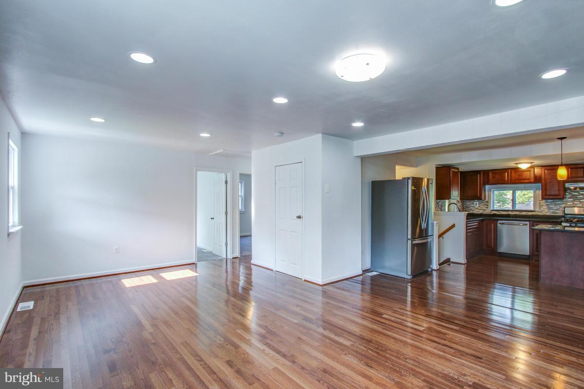 110 Wilgate Road Owings Mills, MD 21117 - Photo 6 of 30 Living Dining