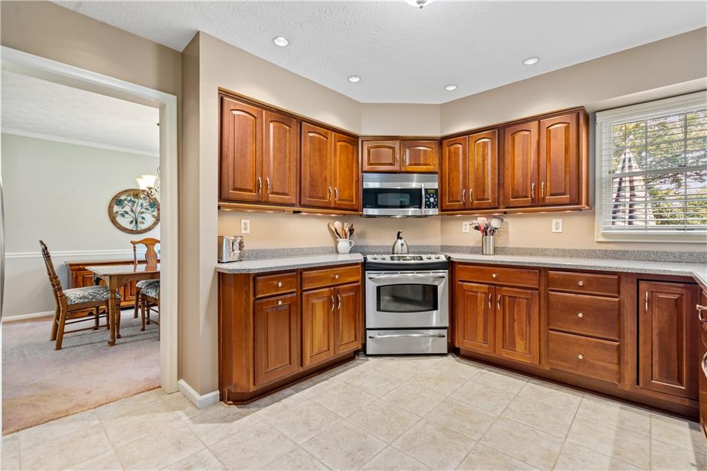 243 Rocky Ridge Road Bethel Park, PA 15102 - Photo 8 of 28 Gallery Image 8