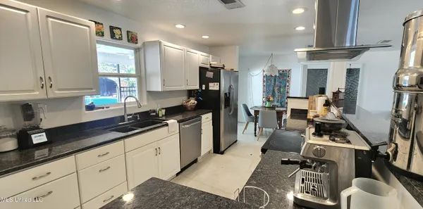 $459,000 | 2100 Lafitte Avenue, Ocean Springs, MS 39564