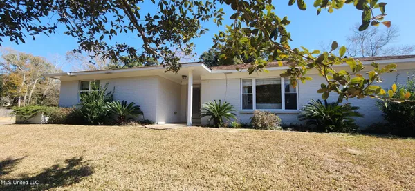 $459,000 | 2100 Lafitte Avenue, Ocean Springs, MS 39564