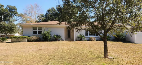 $459,000 | 2100 Lafitte Avenue, Ocean Springs, MS 39564