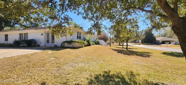 $459,000 | 2100 Lafitte Avenue, Ocean Springs, MS 39564