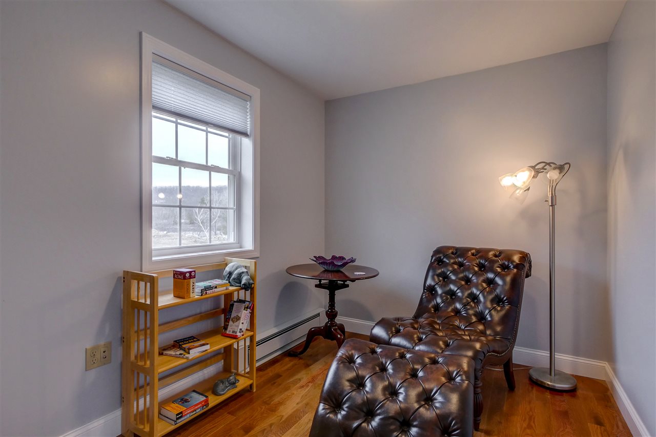 308 Straw Road Manchester, NH 03102 - Photo 14 of 32