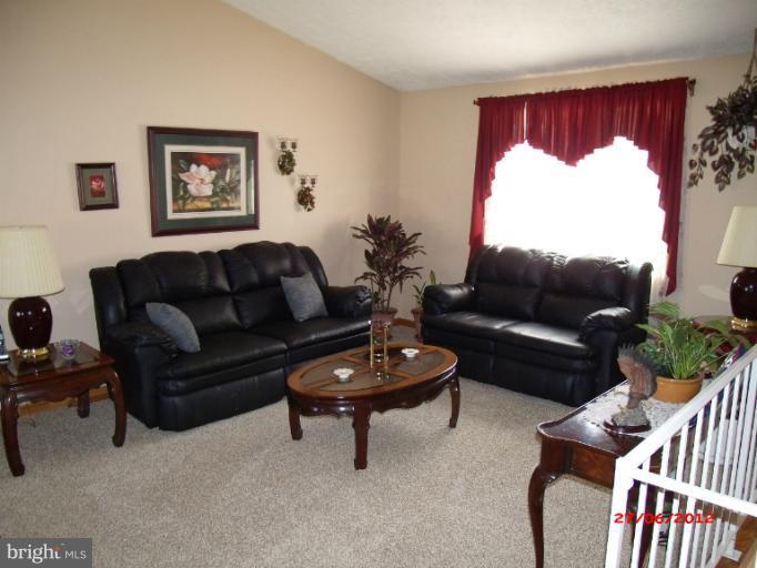 511 Nollmeyer Road Middle River, MD 21220 - Photo 3 of 20 Living Room